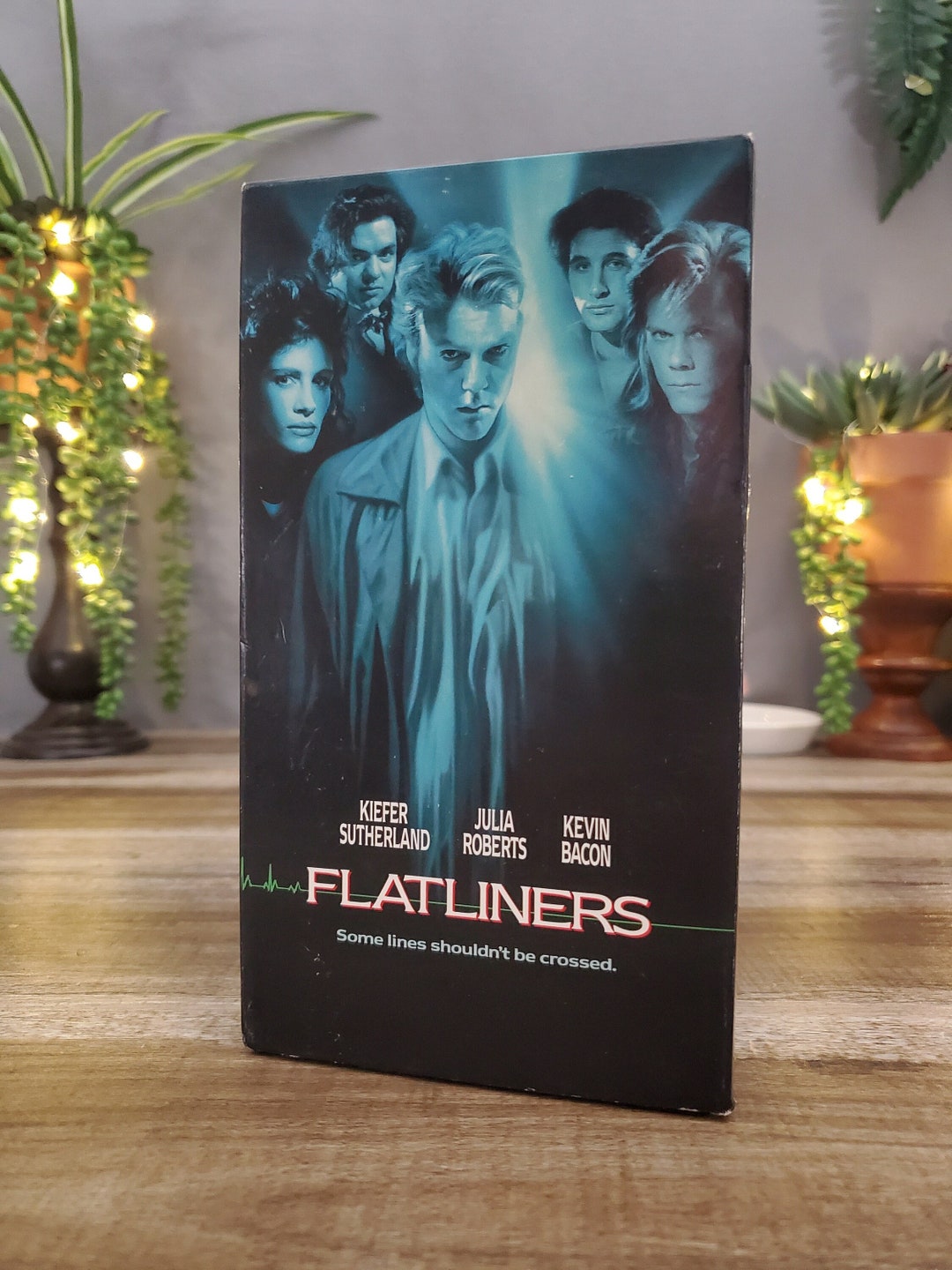 Flatliners VHS, Stars Kiefer Sutherland, Julia Roberts and Kevin Bacon