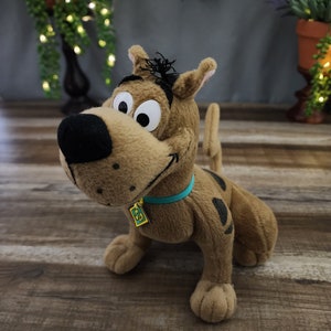 Scooby-Doo Plush Dog, Scooby-Doo Where are You! Character Options Toys, Cartoon Network Hanna Barbera Character,  Stuffed Animals Plush Dogs