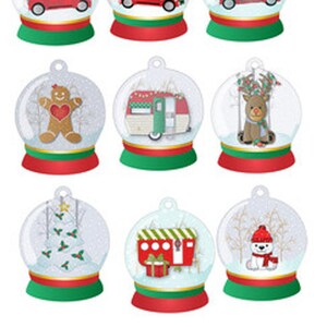 Étiquettes de boule à neige, camion rouge, bonhomme de neige, camion rouge, pain d'épice, renne, arbre de Noël