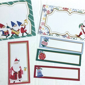 Etiquettes de Noël festives , Houx , Camion rouge , Arbre , Vacances , Famille , Amis , Feuille d'or