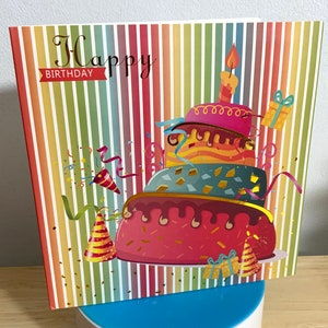 Carte pop-up de joyeux anniversaire, intérieur vierge, gâteau, feuille d'or, bougie, souhait, rouge, hommes, femmes, enfants, adolescents