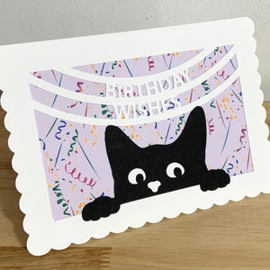 Carte chat, voeux d'anniversaire, confettis, fête, ami, famille, animal de compagnie, amoureux des chats, cache-cache, coupé, adorable