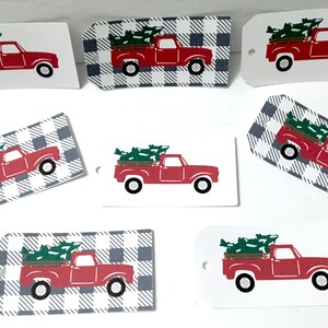 Plaque rouge pour camion , Noël , arbre , hiver , vacances , cadeaux , carreaux , famille , amis , bocaux , joie , festif