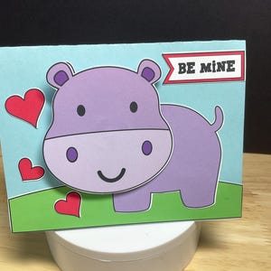Carte Be Mine Saint Valentin hippopotame à pompon, coeurs, amour, conjoint, partenaire, heureux