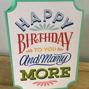 Carte de joyeux anniversaire, imprimée, vierge à l'intérieur, fête. Famille , Amis , Gâteau , Âge , Adolescents
