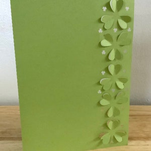 Carte avec bordure en dentelle shamrock , intérieur vierge , porte-bonheur , Irlandaise , trèfles , vert , escamotable , famille , amis