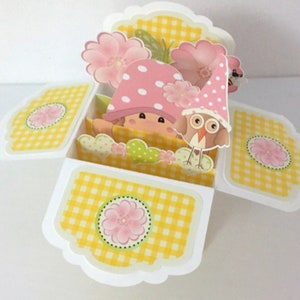 Yellow Gnome Girl Pop Up Card , 3D , Fleur , Jardin , Hibou , Papillon , Coeur , Bannière , Ami , Famille , Cadeau