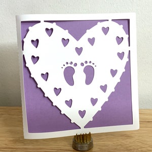Carte de vœux , Vierge à l'intérieur , Pieds , Orteils , Cœurs , Amour , Violet , Nouveaux parents , Maman , Papa , Bienvenue