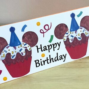 Carte de gâteau de joyeux anniversaire , Imprimé , Vierge à l'intérieur , Fête , Chapeau , Noeud de ruban , Vernis , Glaçage , Confettis , Enfants