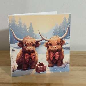 Highland Cow Christmas Card , Imprimé , Vierge à l’intérieur , Hiver , Neige , Animal , Corne , Noeud Papillon , Belle