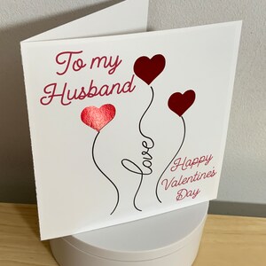 Carte de Saint-Valentin heureuse , intérieur vierge , mari , petit ami , ballons , amour , cœurs , flotteur , feuille rouge , doux , partenaire