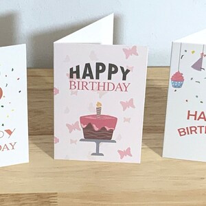 Cartes de correspondance Joyeux anniversaire , Vierges à l'intérieur , Ballons , Confettis , Gâteau , Bougies , Chapeau , Cadeau , Fête , Cupcakes