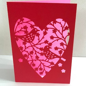 Carte Love Birds , Vierge à l'intérieur , Papier découpé , Fleurs , Saint-Valentin , conjoint , cœur , Rouge , Rose