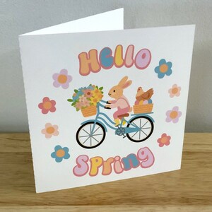 Carte Hello Spring , Vierge à l'intérieur , Imprimé , Vélo , Lapin , Pâques , Fleurs , Poule , ufs , Balade en voiture