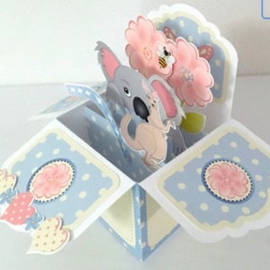 Peek a boo Koala Pop Up Card, 3D, Fleur, Jardin, Kangourou, Abeille, Coeur, Bleu, Bannière, Ami, Famille, Cadeau