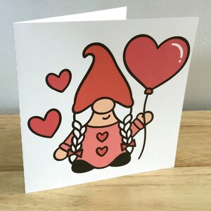 Gnome Girl In Love Card , Vierge à l’intérieur , Imprimé , Saint-Valentin , Ballon , Coeur , TLC , Rose