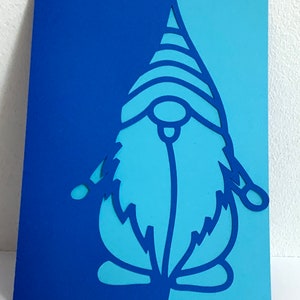Carte de Noël gnome , Papier découpé , Vierge à l'intérieur , Bleu , Vacances , Festif , Acclamation de joie , Joie , Joli , Amusement , Famille , Amis
