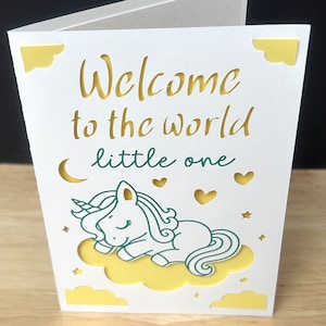 Carte de bienvenue , bébé , femme enceinte , licorne , endormie , nuages , rêves , cœurs , amour , chérir