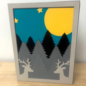 Cerf dans les pins , Carte hivernale , Forêt , Sauvage , Animaux , Lune , Vacances , Amis , Famille