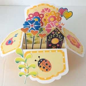 Folk Art Pop Up Card , Imprimé , Fleurs , Jardin , Bird House , Hearts , Lady Bug , Stunning , Bird