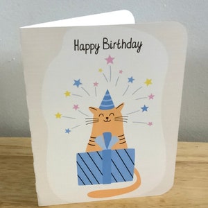 Carte de chat surprise joyeux anniversaire, imprimée, vierge à l’intérieur, étoiles, cadeau, animal de fête, amour de chat