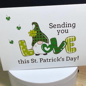 Carte d'amour de la Saint-Patrick , nain , vert , bonne chance , trèfles , trèfles