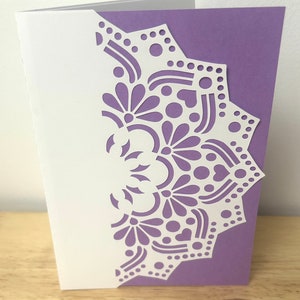Carte aux bords lacés , Violet , Amis , Famille , Voisins , Bonjour , Juste parce que , Merci , Vous me manquez