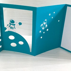 Carte spatiale Moon Walking, Enfants, Étoiles, Vaisseau spatial, Anniversaire, Voyage, Guérison, Salut, Bonjour, Papier découpé, Fun, Imagination