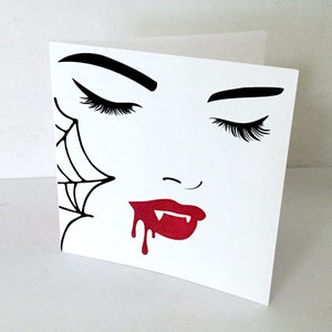 Carte Lady Vampire , Imprimée , Vierge à l'intérieur , Halloween , Crocs , Sang , Morsure , Effrayant , Toile d'araignée