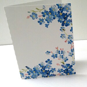 Carte fleurie bleue printanière , Imprimée , Vierge à l'intérieur , Remarque , Famille , Amis , Cadeau , Élégant