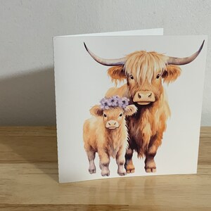 Carte printanière Vache des Highlands , Vierge à l'intérieur , Imprimé , Fleurs , Violet , Famille , Ami , Bonjour , Juste parce que