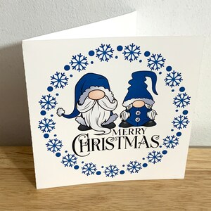 Joyeux Noël Gnome Card , Holly , Fleur , Festif , Amis, Famille , Joie , Rouge , Buffalo Plaid , flocon de neige