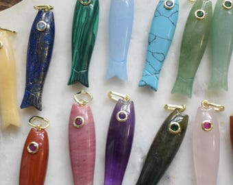 Colgante de pez tallado con piedra preciosa, dije de piedra natural para collar, joyería de cristal hecha a mano