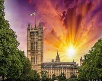 United Kingdom - London - Victoria Tower from surrounding gardens - SKU 0082