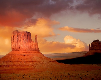 United States - Utah - Twin peaks of rock formations in the Navajo Park of Monument Valley - SKU 0002