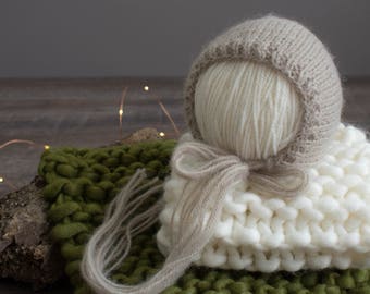 Beige Newborn Bonnet / Unisex Baby Photo Prop / Knit Baby Bonnet / Newborn Knit Beanie / Photo Prop Baby Hat / Gender Neutral Photo Prop Hat