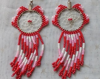 Dreamcatcher beaded earrings/ Native American beaded earrings/ Native jewelry/ light red and pink beaded earrings/ dreamcatcher jewelry