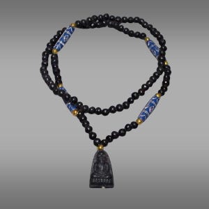 Lek Nam Phi LP Thuad Amulett Anhänger mit Halskette, gesegnet von LP Dang Wat Huai Chalong, seltener Stein aus Uttaradit - Thai Sacred Talisman