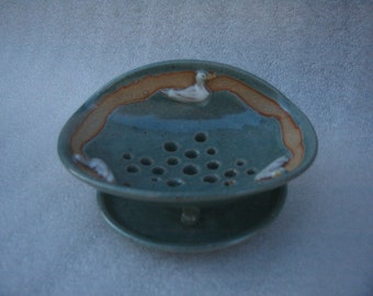 Stoneware soap dish, drainer with duck decoration and matching saucer, approx 12cm x 9cm. Handthrown pottery, ceramic.