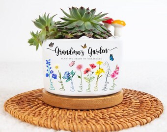 Personalized Plant Pot Mom Nana Garden Love grows here, Birthday Gift,Lover Flower Gift, Moms Garden Plant Pot,Flower Pot,Mother's Day Gifts