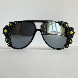 Black Daisy - Mirrored Embellished Sunglasses Daisies (matte & shiny flowers)