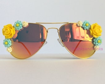 Amber - Statement Embellished Sunglasses Woman Eyewear Reflective Amber Yellow Gold Flowers Sunnies