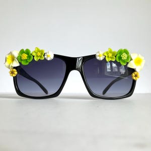 Spring - Cute Embellished Sunglasses Women Rhinestones Flowers Floral