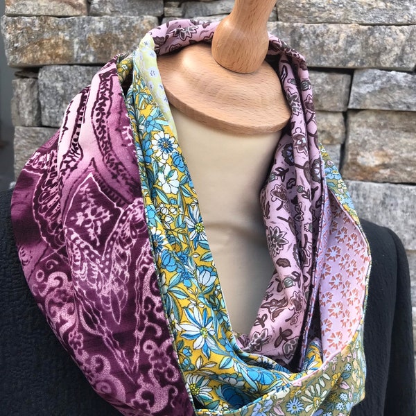 Infinity scarf, écharpe tube en coton variation printanière Liberty bleu, vert et imprimés prune et pastels