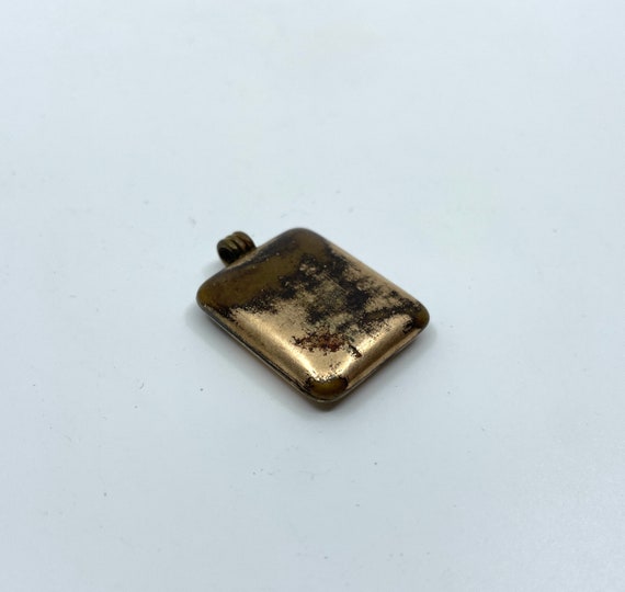 Victorian brass locket - engraved - rectangular - image 4