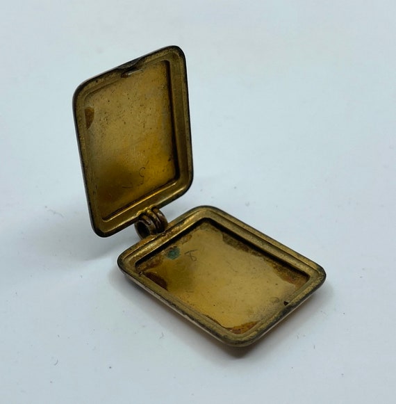 Victorian brass locket - engraved - rectangular - image 5