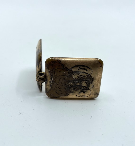 Victorian brass locket - engraved - rectangular - image 8