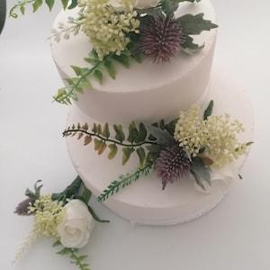 A Scottish wedding cake flowers