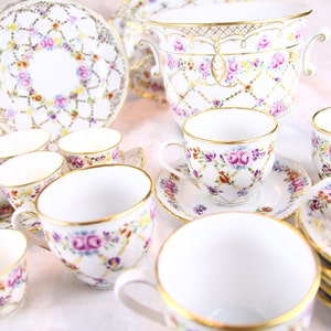 32 Pieces Tea-party set with Pretty Marie Dresden Style Pattern