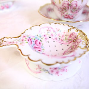 英国アンティーク銀　足付き ティーストレーナーの受け皿？ ホールマークあり 英国アンティーク銀 足付き ティーストレーナーの受け皿